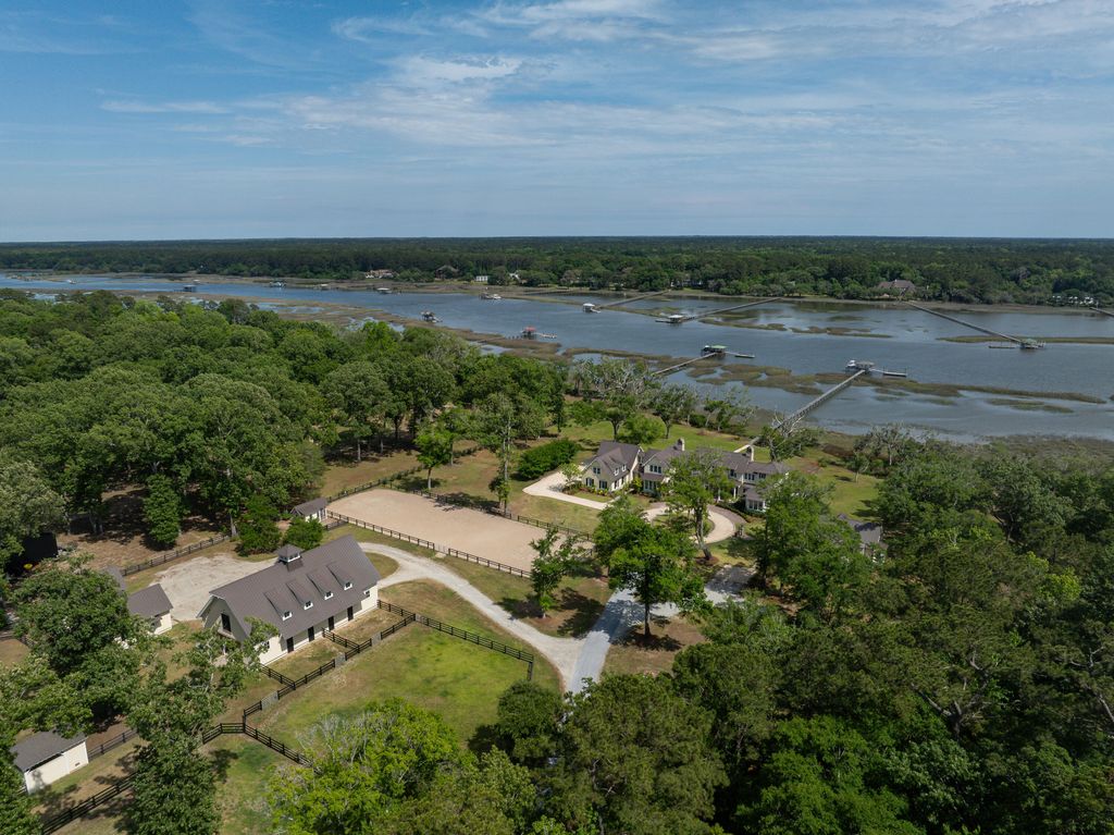 4855 Retriever Road, Wadmalaw Island, SC 29487