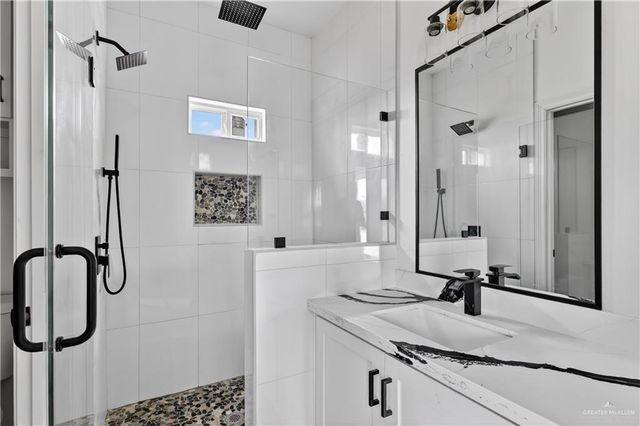 1305 S 9th Street, Alamo, TX 78516