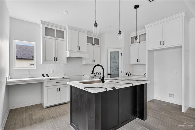 1305 S 9th Street, Alamo, TX 78516