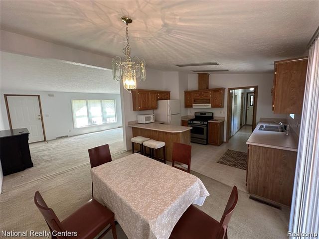 8049 Mckinley Road, Clay, MI 48001