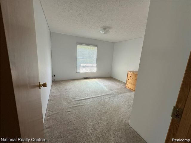 8049 Mckinley Road, Clay, MI 48001