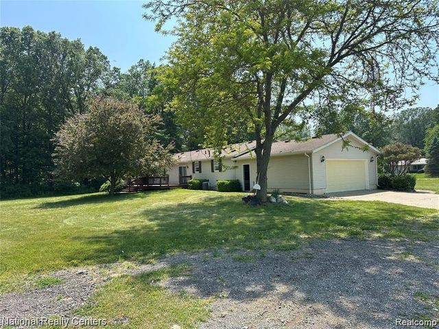 8049 Mckinley Road, Clay, MI 48001