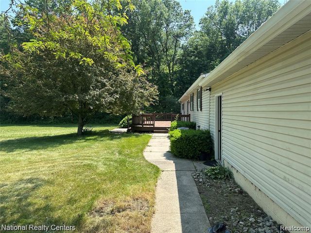 8049 Mckinley Road, Clay, MI 48001