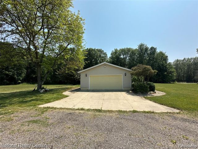 8049 Mckinley Road, Clay, MI 48001