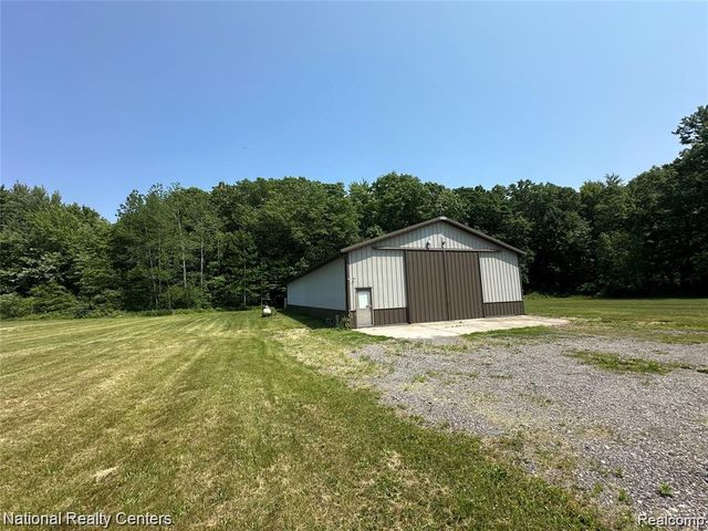 8049 Mckinley Road, Clay, MI 48001