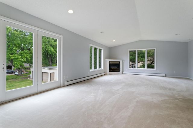 1901 Lexington Avenue S, Mendota Heights, MN 55118