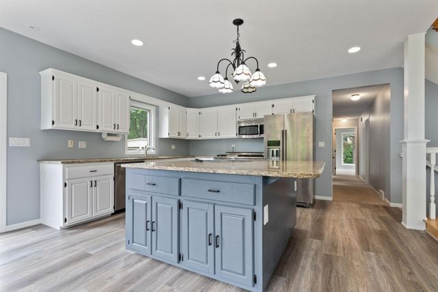 1901 Lexington Avenue S, Mendota Heights, MN 55118