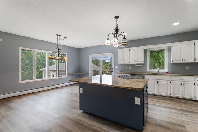 1901 Lexington Avenue S, Mendota Heights, MN 55118