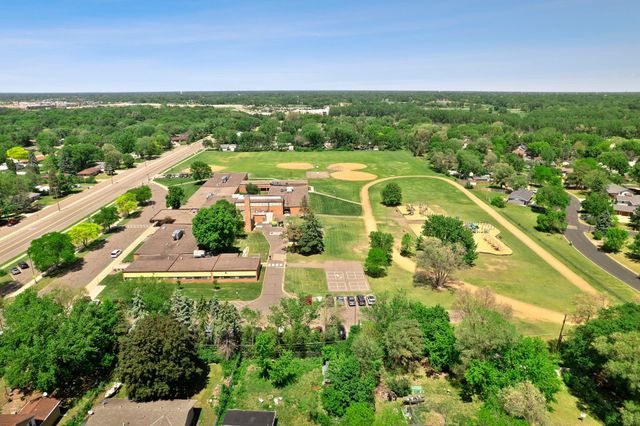 2868 117th Avenue NW, Coon Rapids, MN 55433