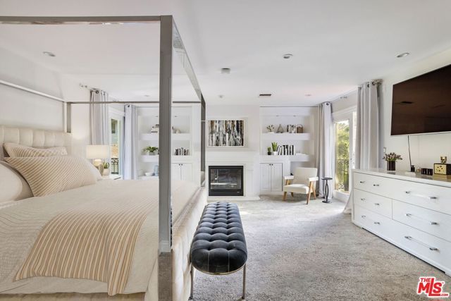 1124 Sierra Alta Way, Los Angeles, CA 90069