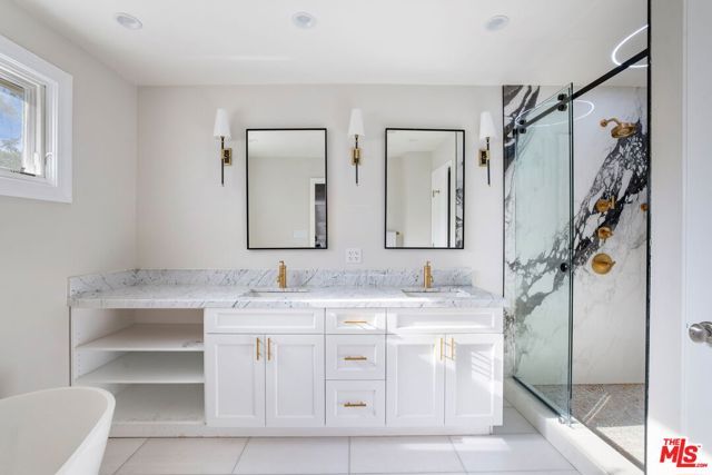 1124 Sierra Alta Way, Los Angeles, CA 90069