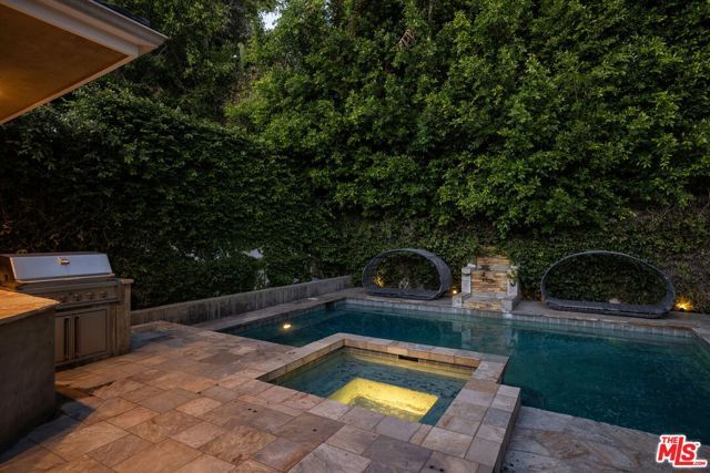 1124 Sierra Alta Way, Los Angeles, CA 90069