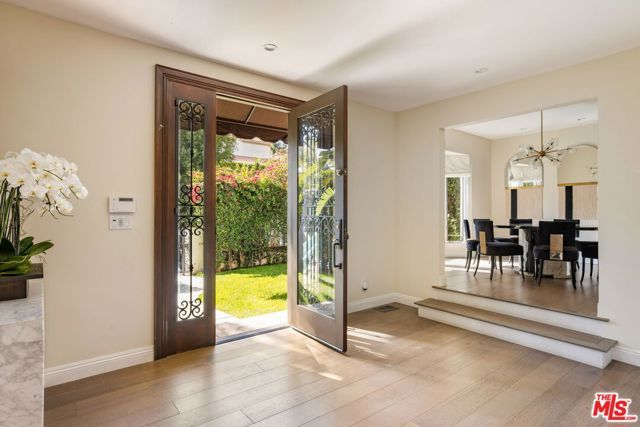 1124 Sierra Alta Way, Los Angeles, CA 90069