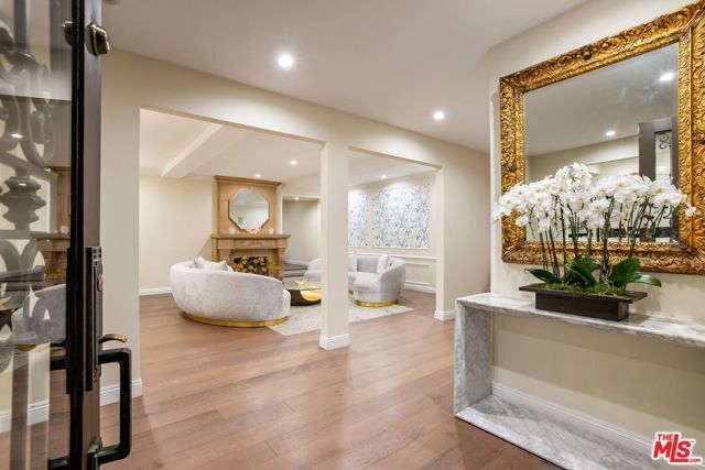 1124 Sierra Alta Way, Los Angeles, CA 90069