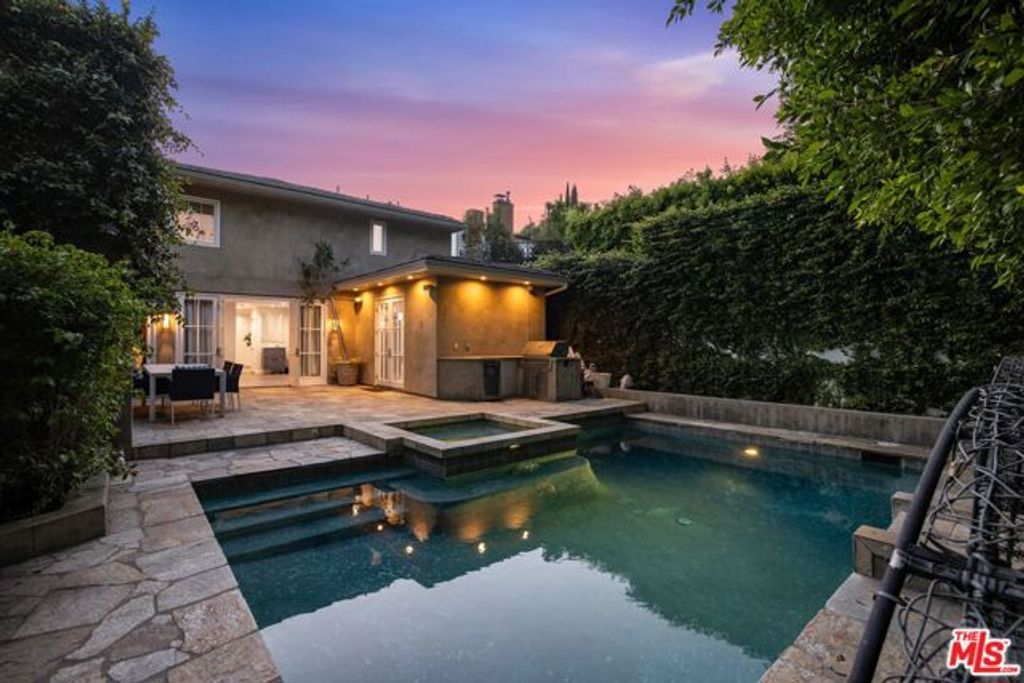 1124 Sierra Alta Way, Los Angeles, CA 90069