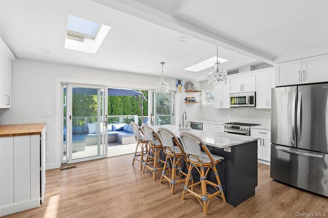 8 Elder Avenue, Hampton Bays, NY 11946