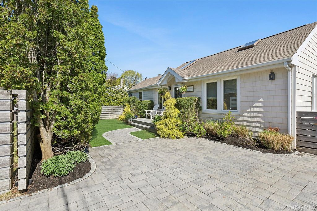 8 Elder Avenue, Hampton Bays, NY 11946