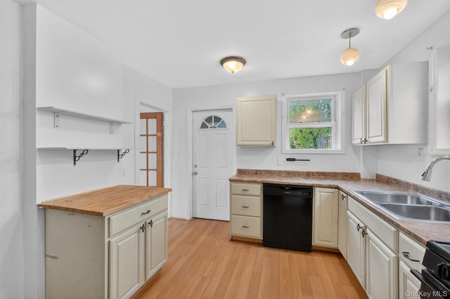 371-373 Verplanck Avenue, Beacon, NY 12508