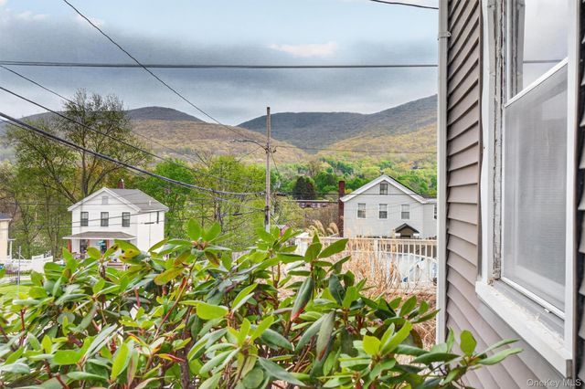 371-373 Verplanck Avenue, Beacon, NY 12508