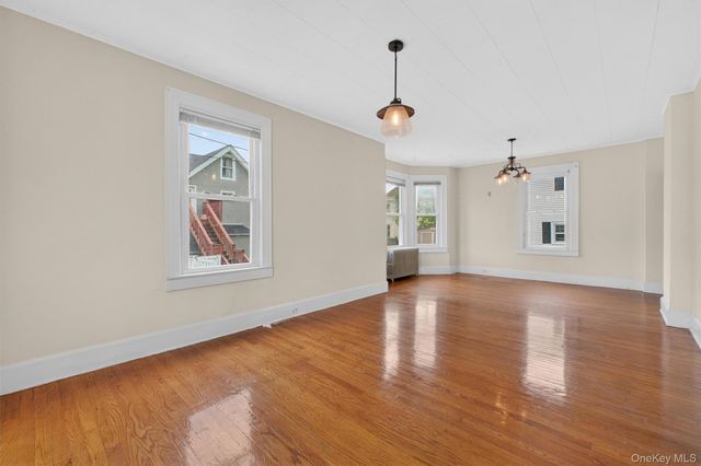 371-373 Verplanck Avenue, Beacon, NY 12508