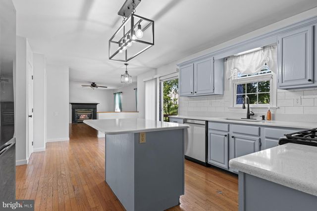 307 BLUE JAY DR, Hockessin, DE 19707