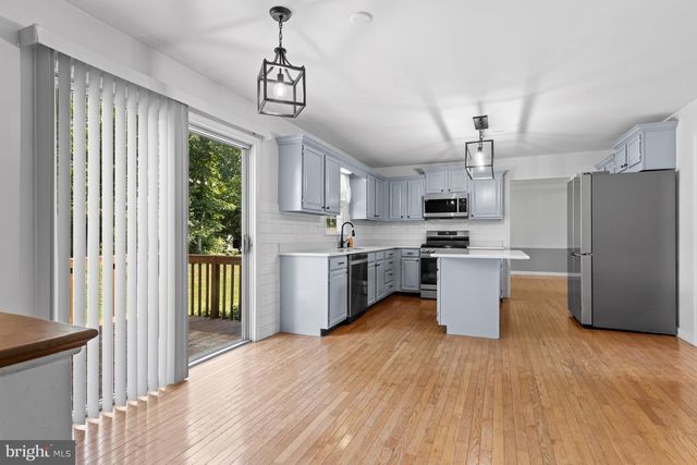 307 BLUE JAY DR, Hockessin, DE 19707
