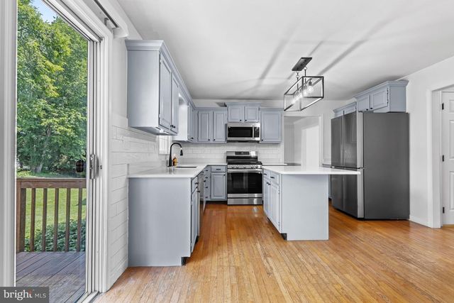 307 BLUE JAY DR, Hockessin, DE 19707