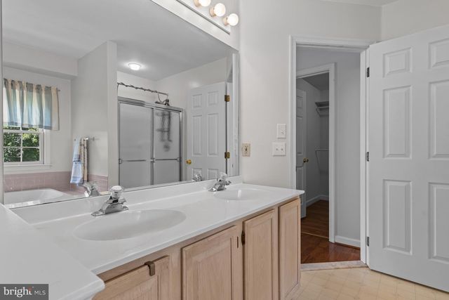 307 BLUE JAY DR, Hockessin, DE 19707