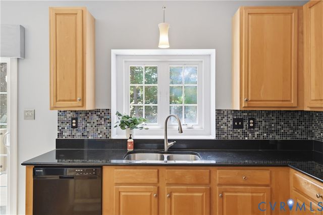 13807 Hawkins Park Rd, Midlothian, VA 23114