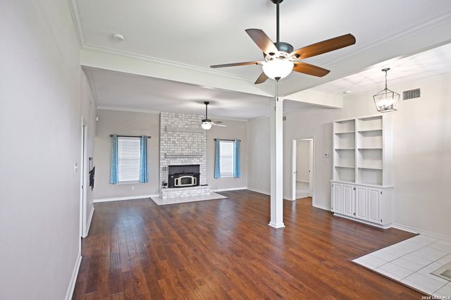 125 RED OAK TRL, Marion, TX 78124