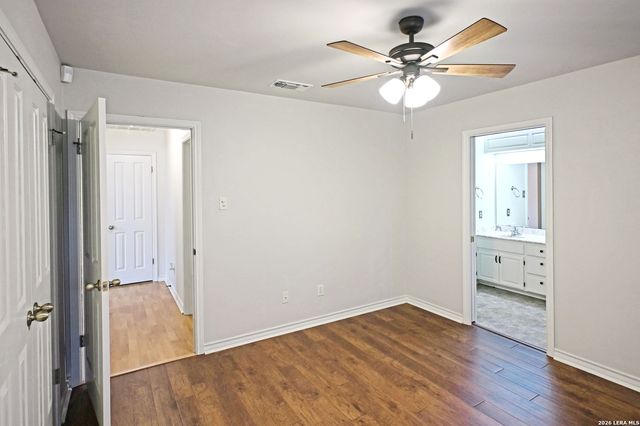 125 RED OAK TRL, Marion, TX 78124