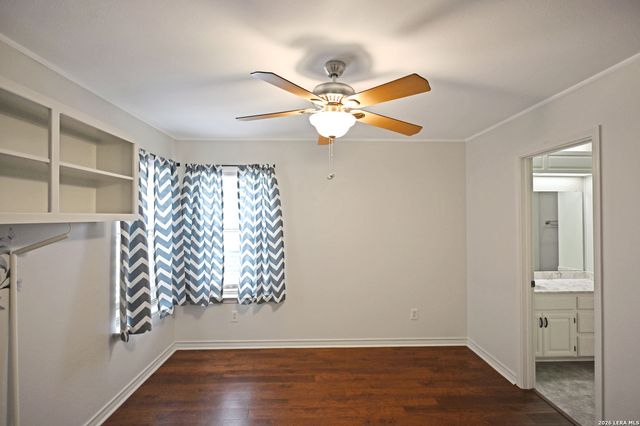 125 RED OAK TRL, Marion, TX 78124