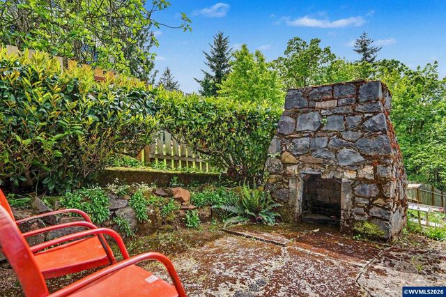 700 Oak St, Silverton, OR 97381