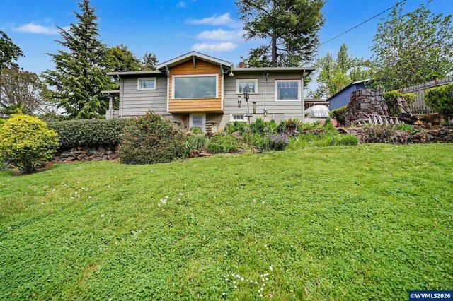 700 Oak St, Silverton, OR 97381