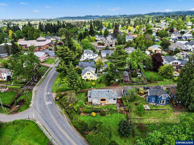 700 Oak St, Silverton, OR 97381