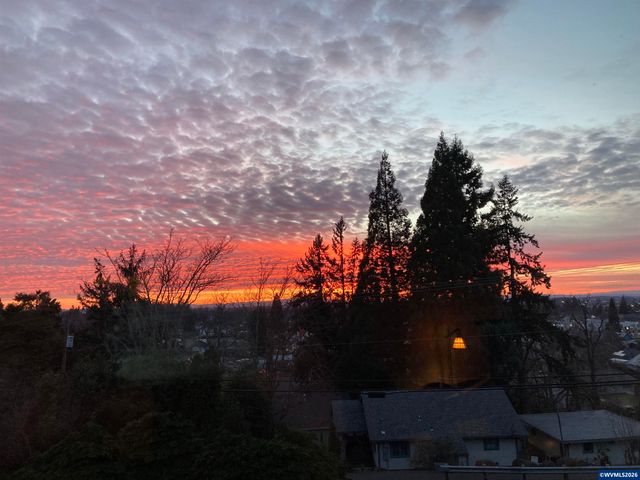 700 Oak St, Silverton, OR 97381