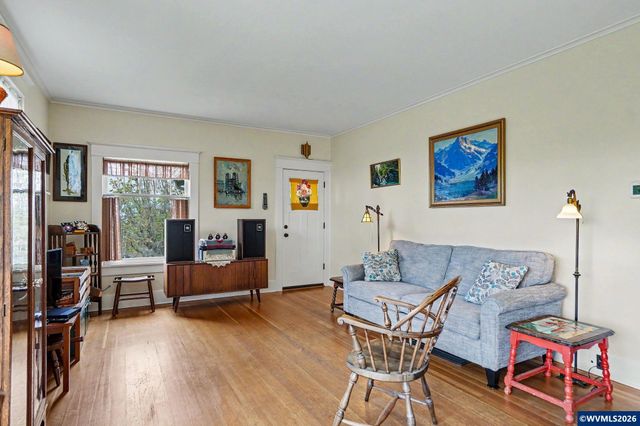 700 Oak St, Silverton, OR 97381