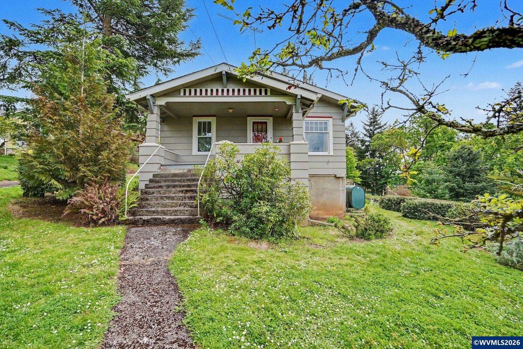 700 Oak St, Silverton, OR 97381