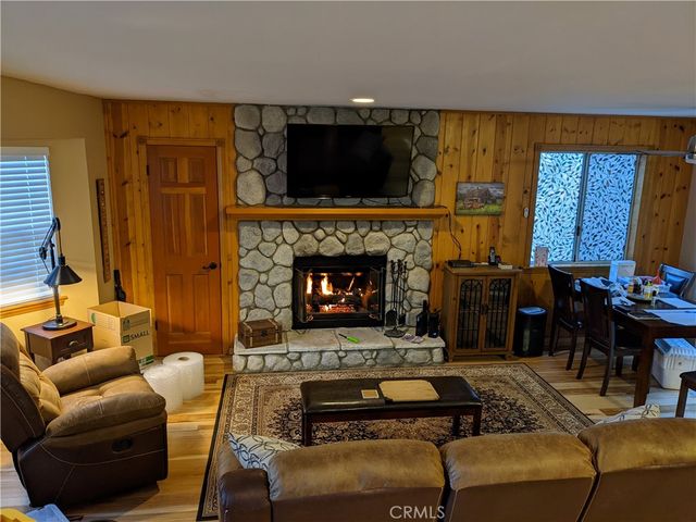 23819 Scenic Drive, Crestline, CA 92325
