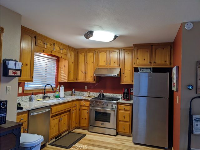 23819 Scenic Drive, Crestline, CA 92325