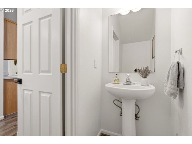 3165 Se BLUE BIRD Dr, Hillsboro, OR 97123