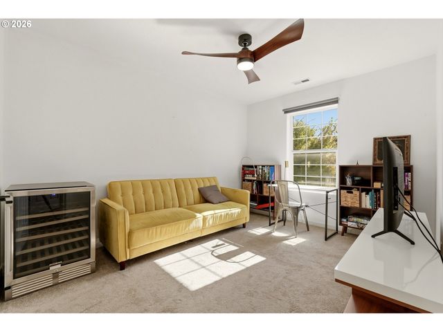 3165 Se BLUE BIRD Dr, Hillsboro, OR 97123