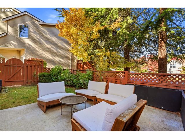 3165 Se BLUE BIRD Dr, Hillsboro, OR 97123