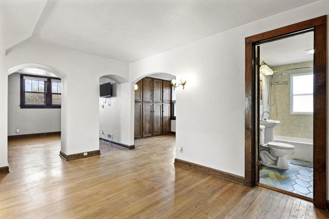 1433 Spaight Street, Madison, WI 53703