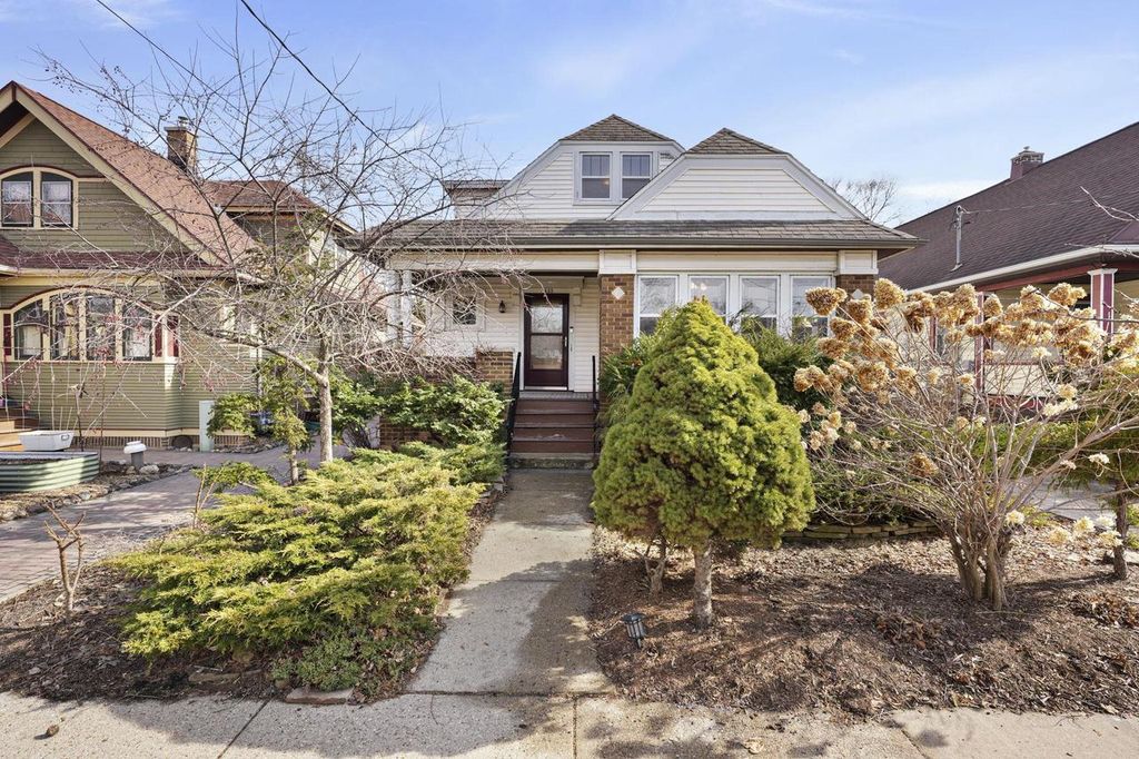 1433 Spaight Street, Madison, WI 53703