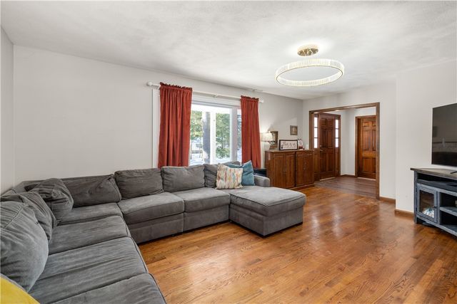 111 Wood Cove Drive, Coventry, RI 02816