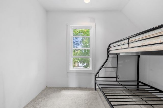 15 Redman Pl, Fitchburg, MA 01420