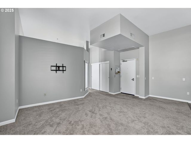 12600 Sw CRESCENT St 420, Beaverton, OR 97005