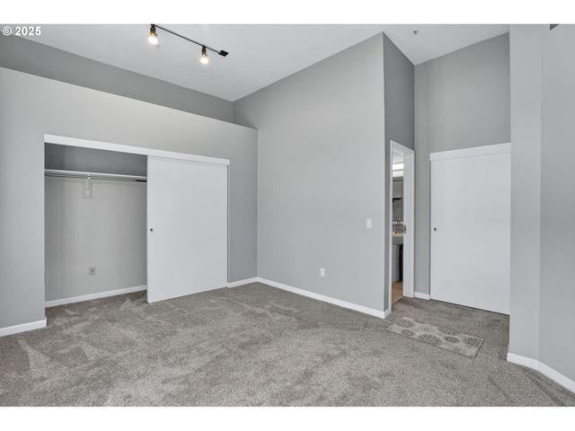 12600 Sw CRESCENT St 420, Beaverton, OR 97005