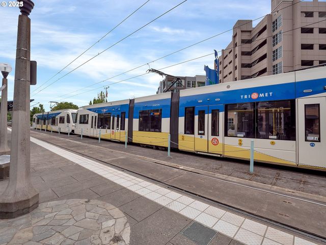 12600 Sw CRESCENT St 420, Beaverton, OR 97005